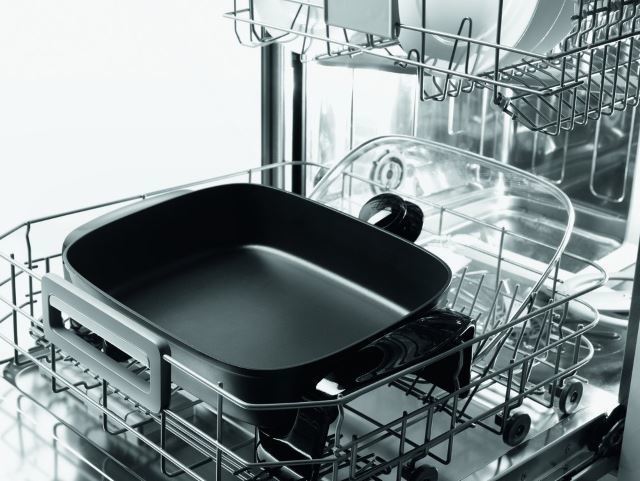 delonghi electric skillet in the dishwasher