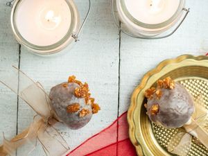 Christmas-Spiced Cake Pops recipe image. inthekitch.net