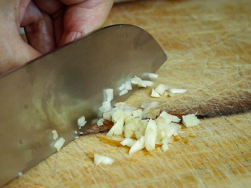 How to Chop Garlic - Step 5 - 2nd image. inthekitch.net