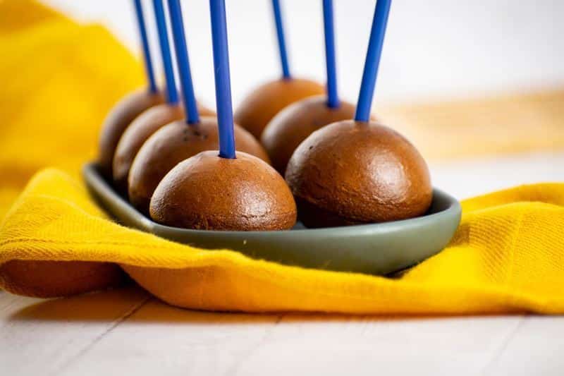 Naked Chocolate Cake Pops in the Cake Pop Maker - In the Kitch