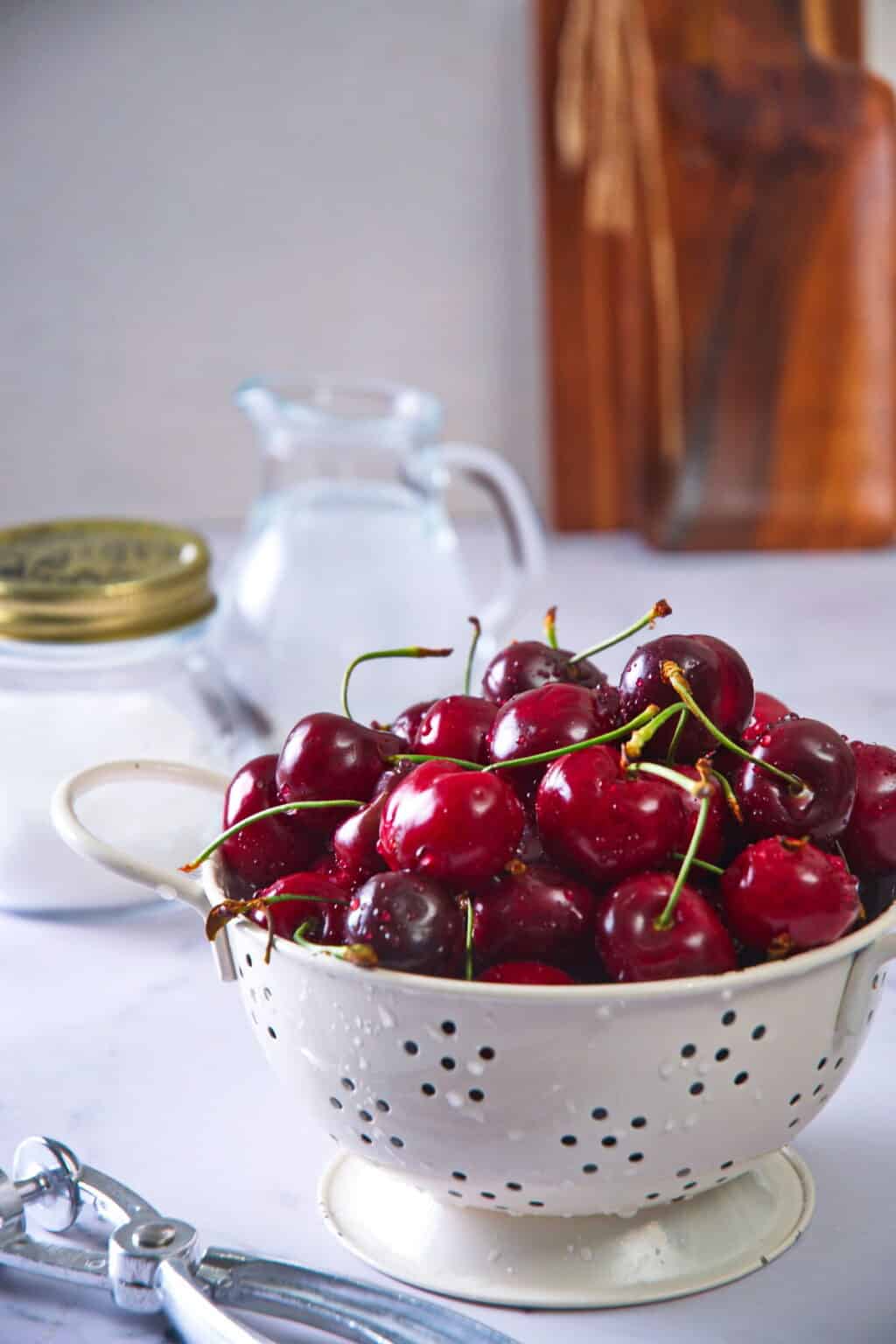How to Pit Cherries In the Kitch