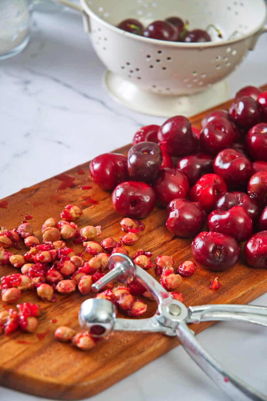 How to Pit Cherries In the Kitch
