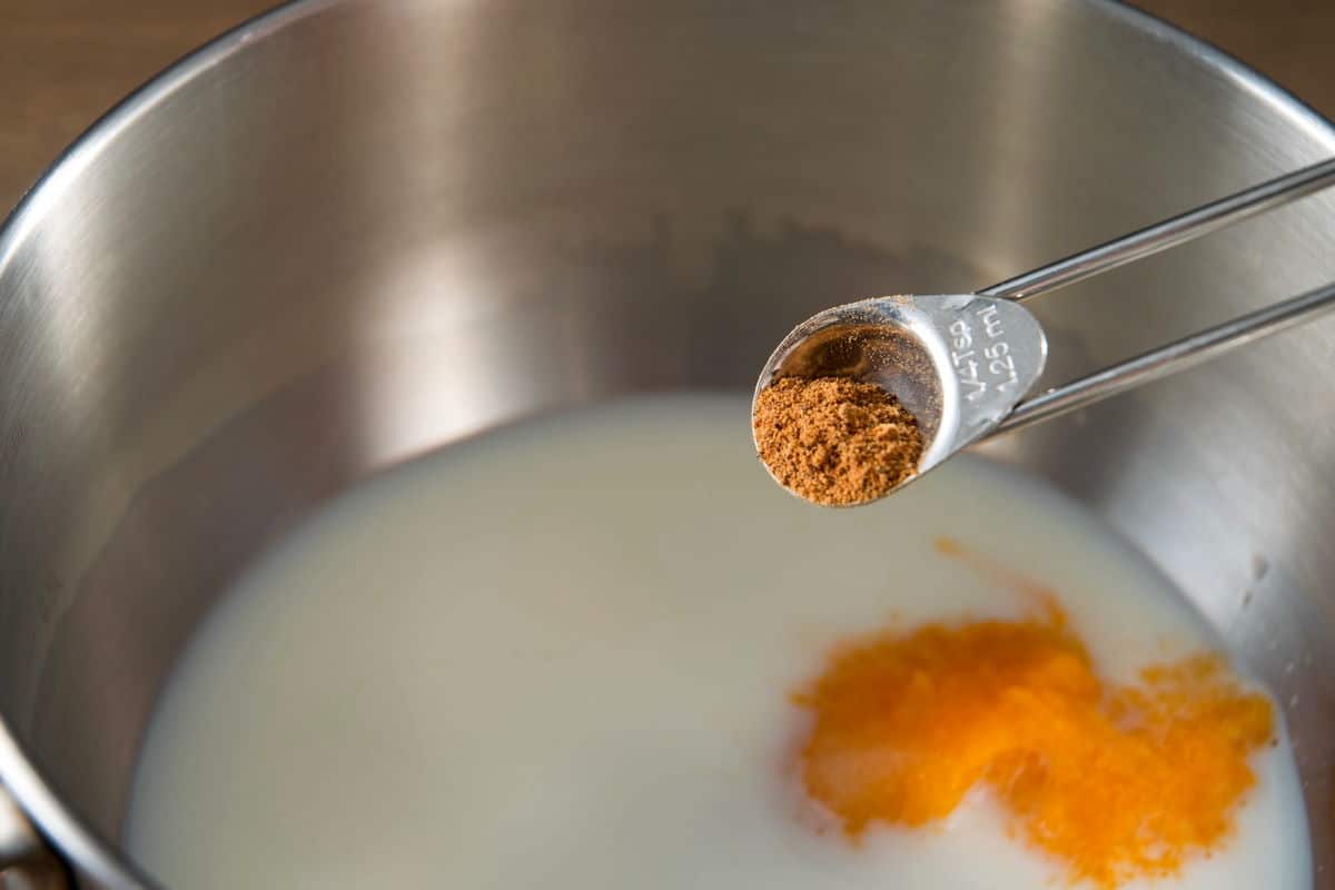 Milk, pumpkin pie spice and puree in a saucepan.