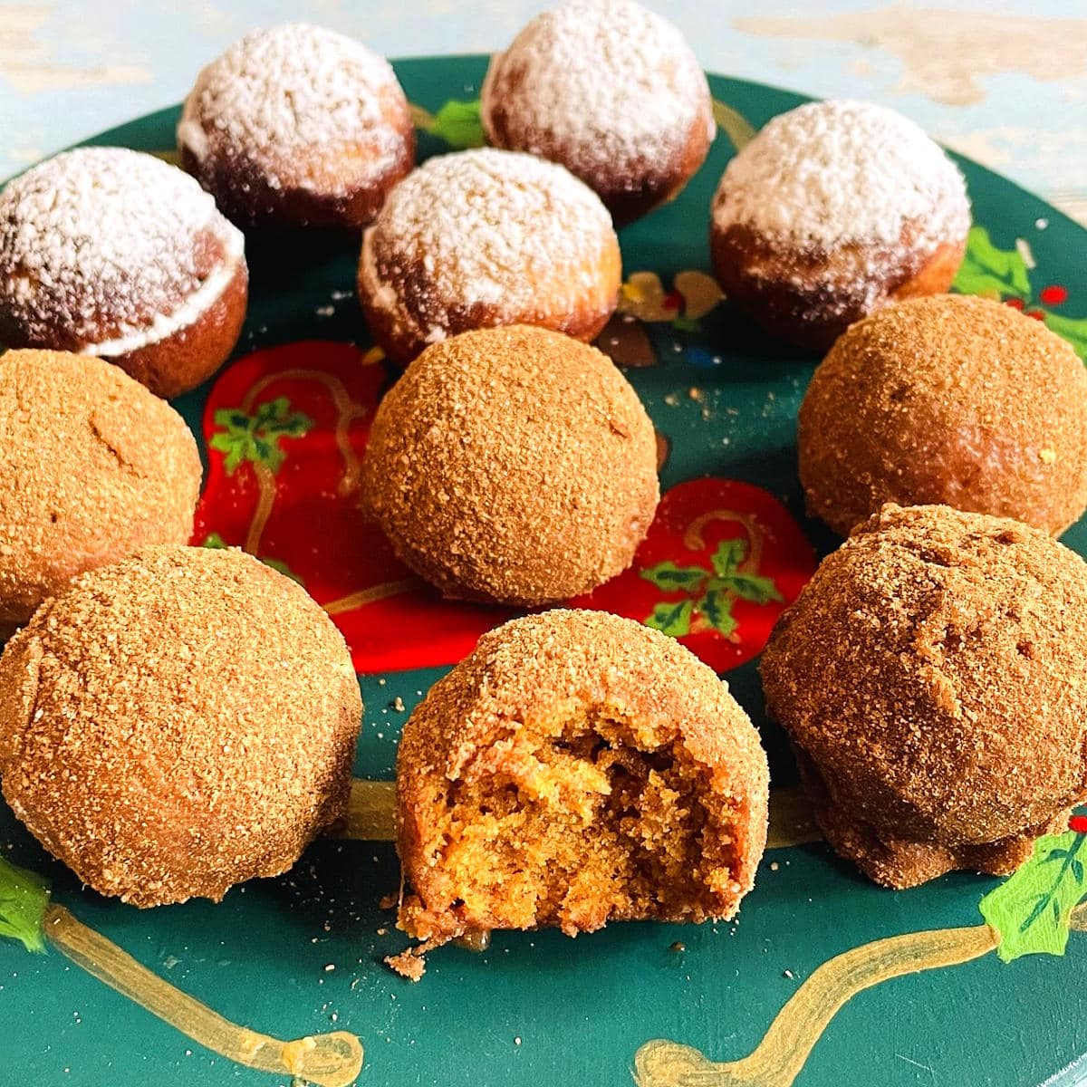 Gingerbread cake pops/balls on decorated plate.