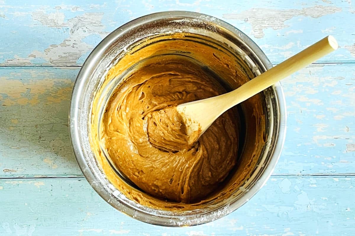 Gingerbread cake batter in bowl.