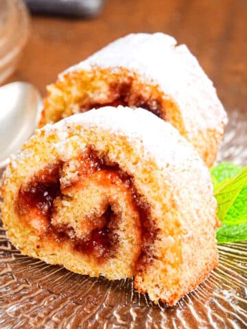 Jelly roll slices on plate.