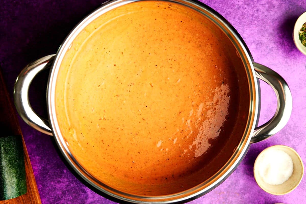 Tomato sauce in pot.