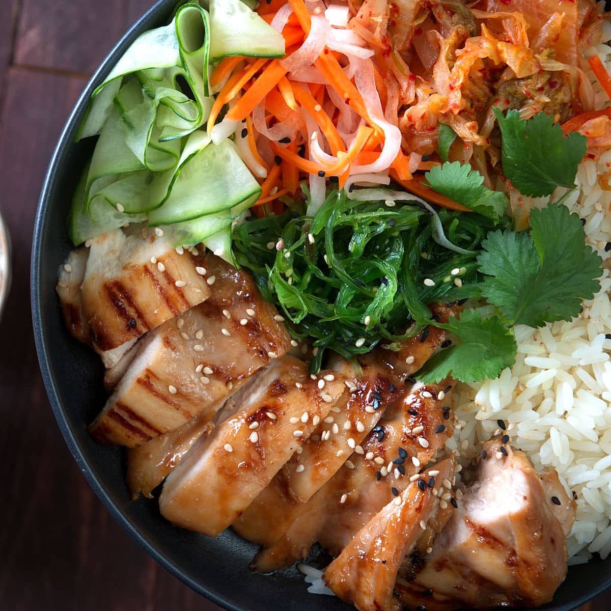 Kimchi rice bowl with chicken breast.