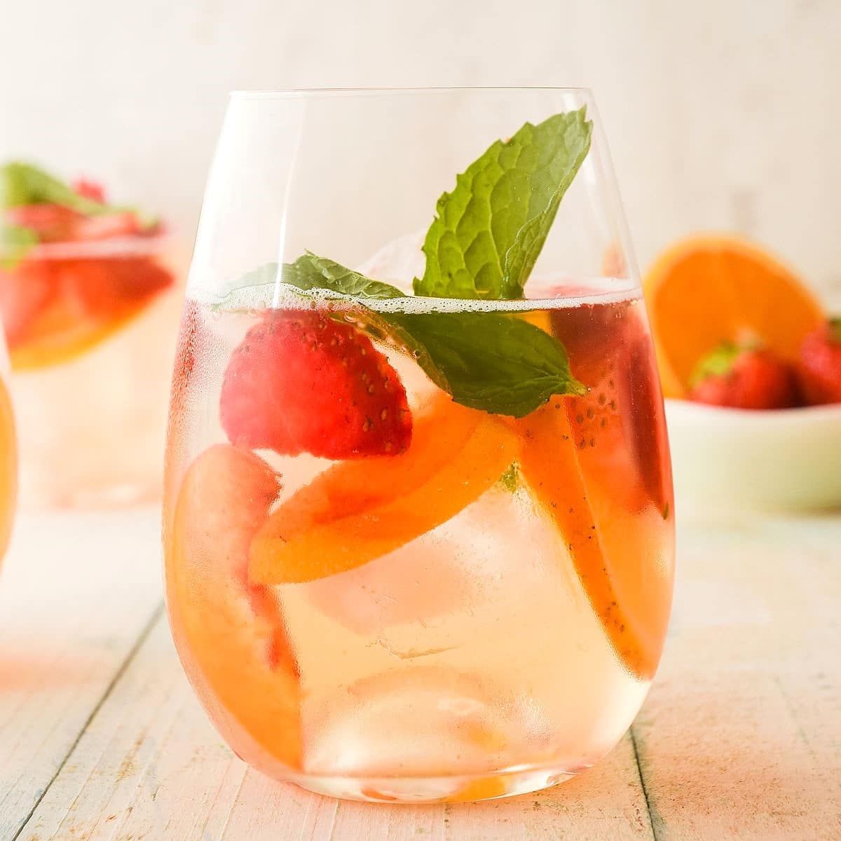 かんざし Wreath Sangria Spring White Wine Sangria - In the Kitch